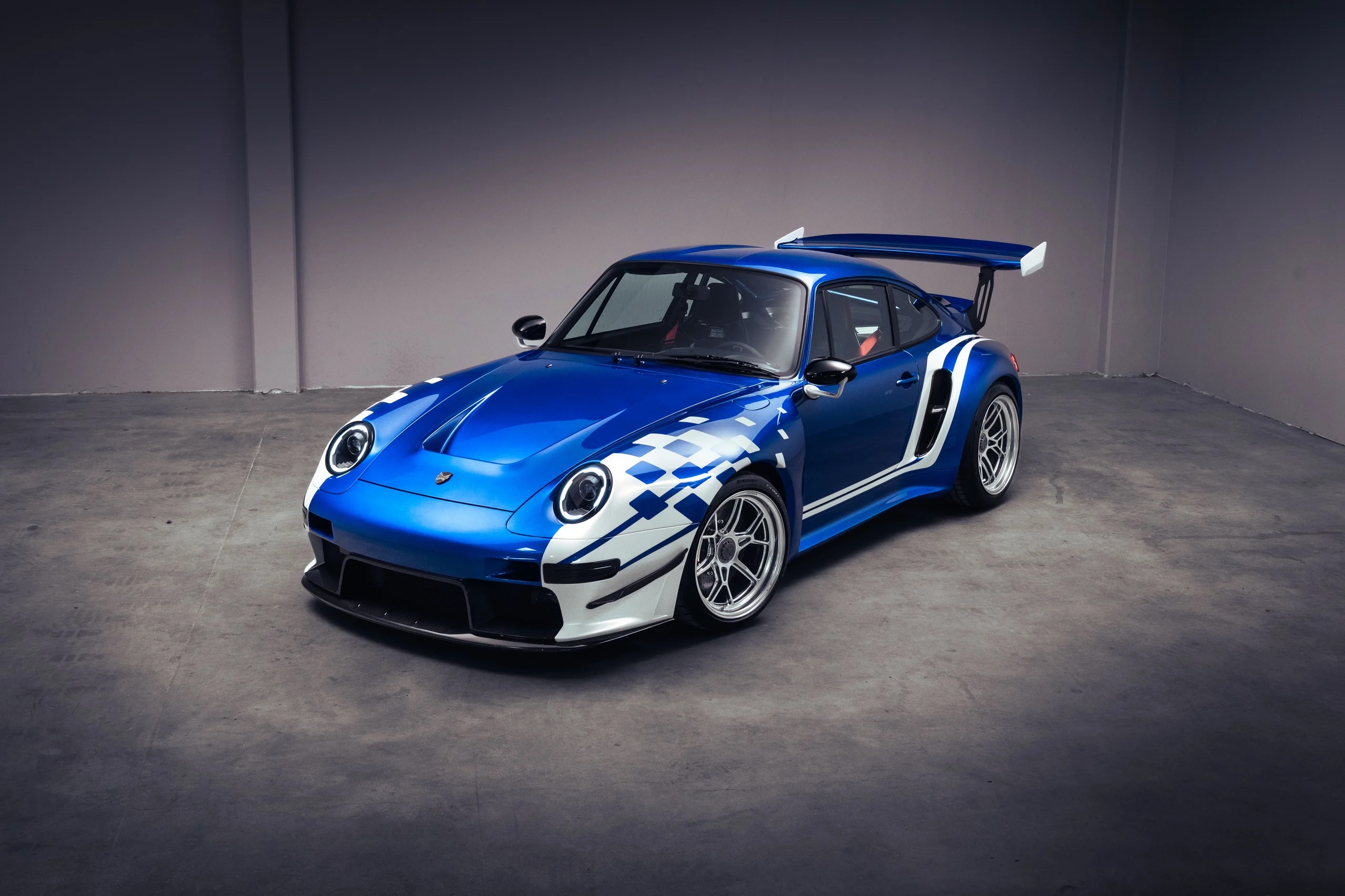 Guntherwerks_Turbo_Brundle_Edition_05-2560w